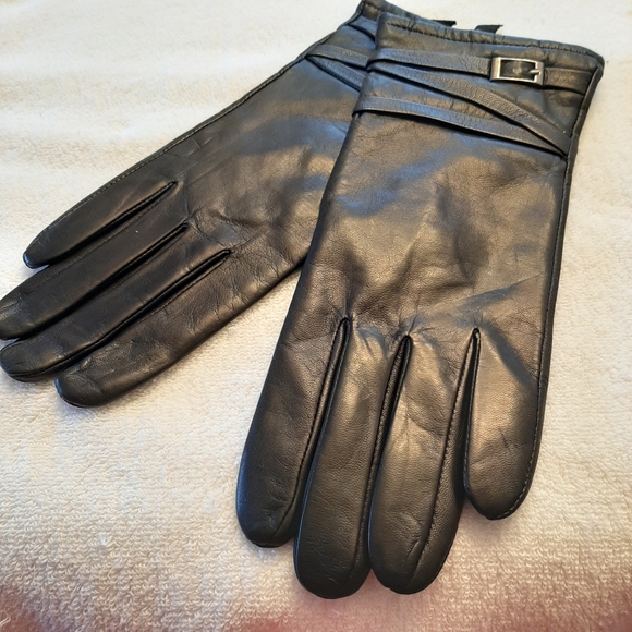 Ladies accessories - Picture 1 of 5